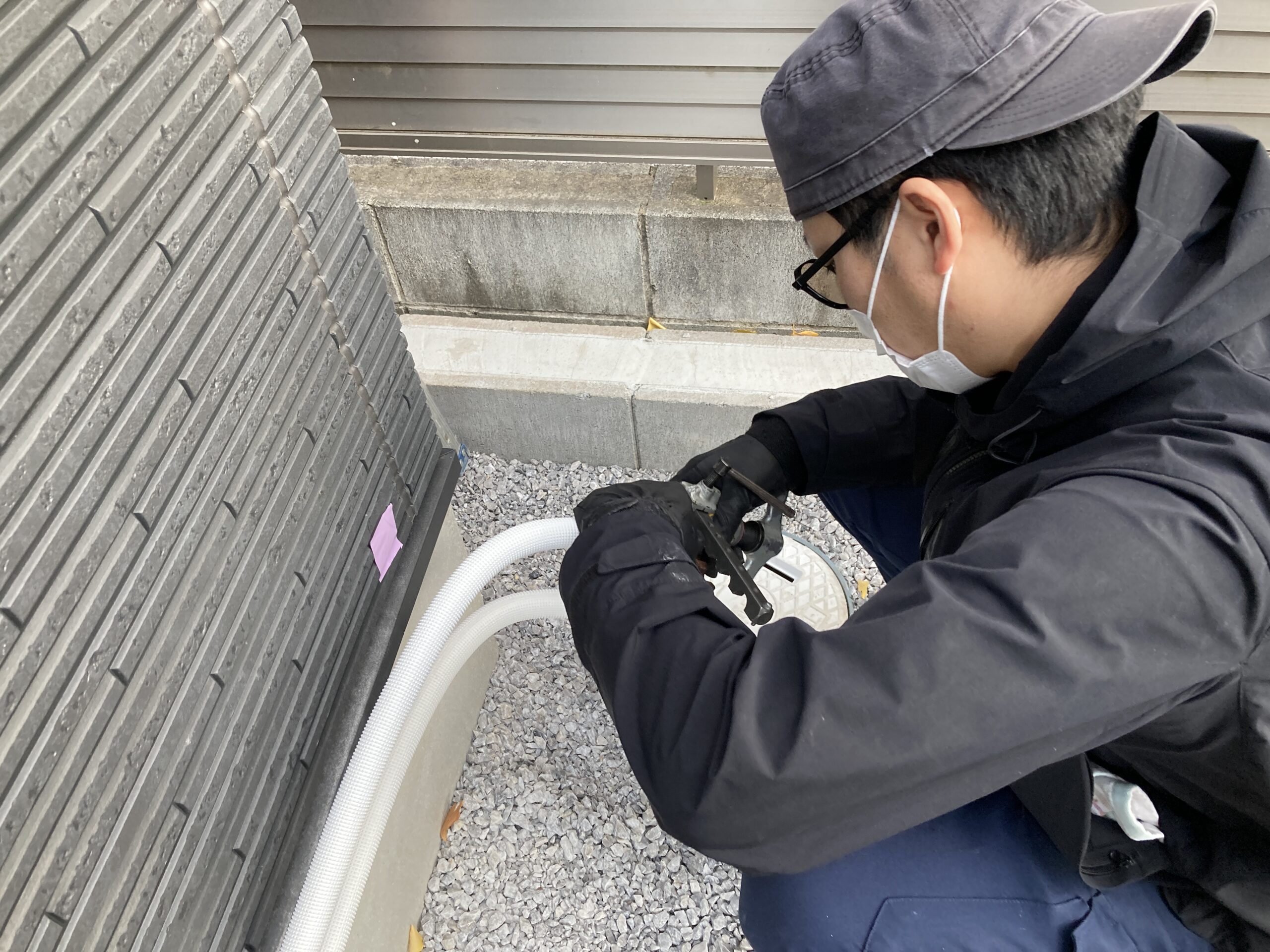 エアコン配管作業